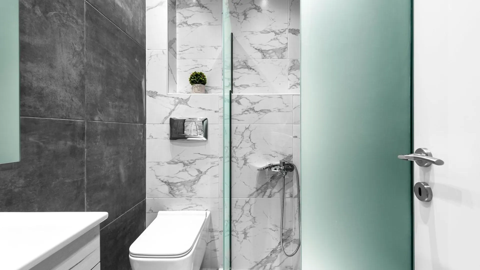 Denizen Studios And Apartments, Nilie Hospitality Mgmt Soluň 0*,