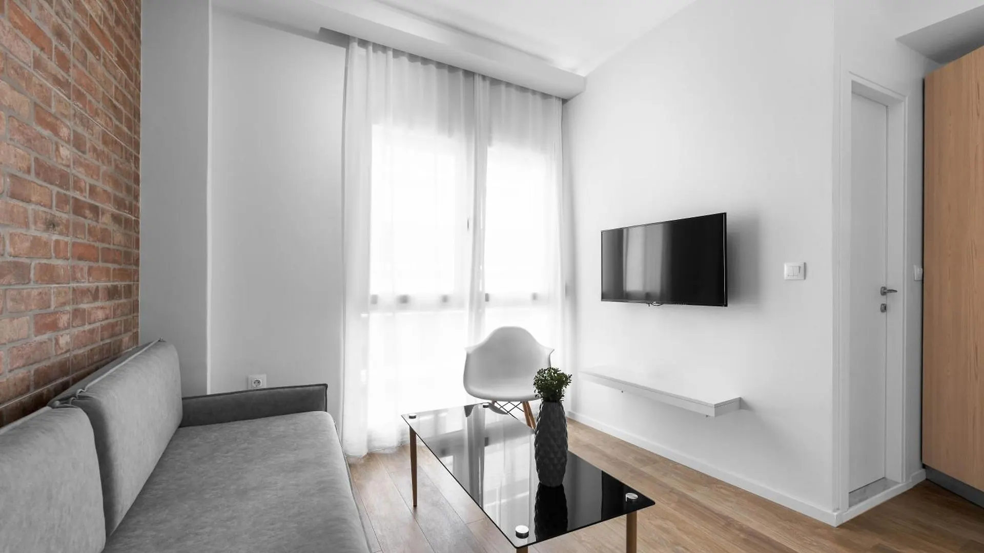 Denizen Studios And Apartments, Nilie Hospitality Mgmt Soluň Apartmán