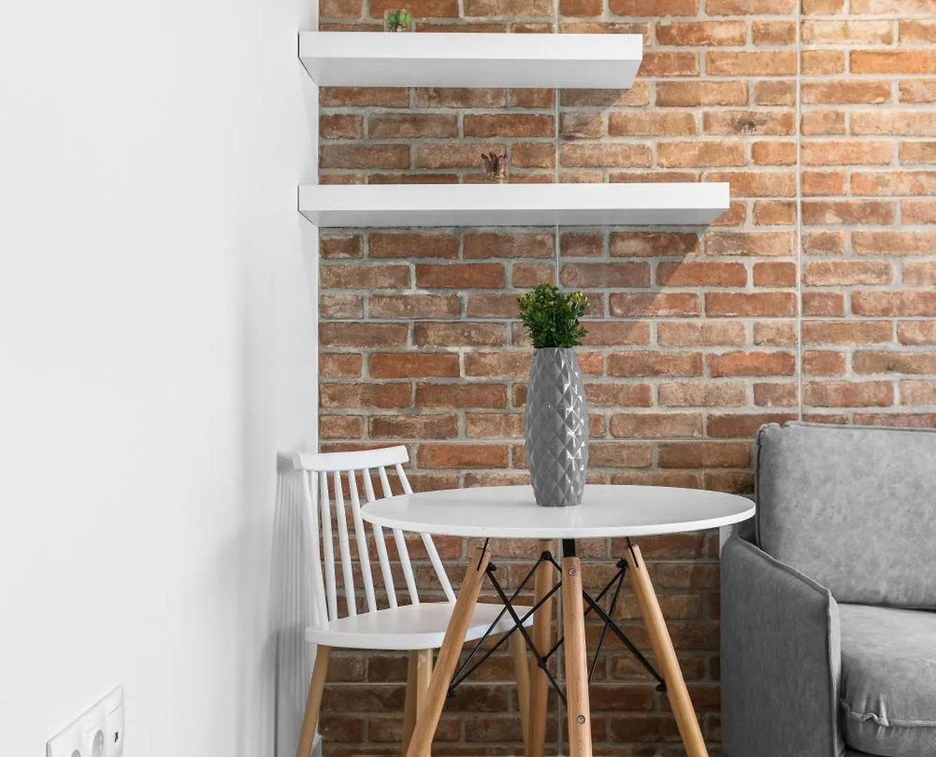 Denizen Studios And Apartments, Nilie Hospitality Mgmt Soluň